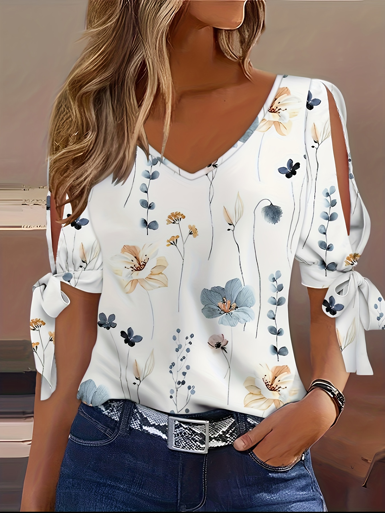 Women Floral Printed Casual Top V Neck Loose Lace Spaghetti Straps Shirt  Beige Cotton Camisoles Women, Blue, Small : : Clothing, Shoes &  Accessories