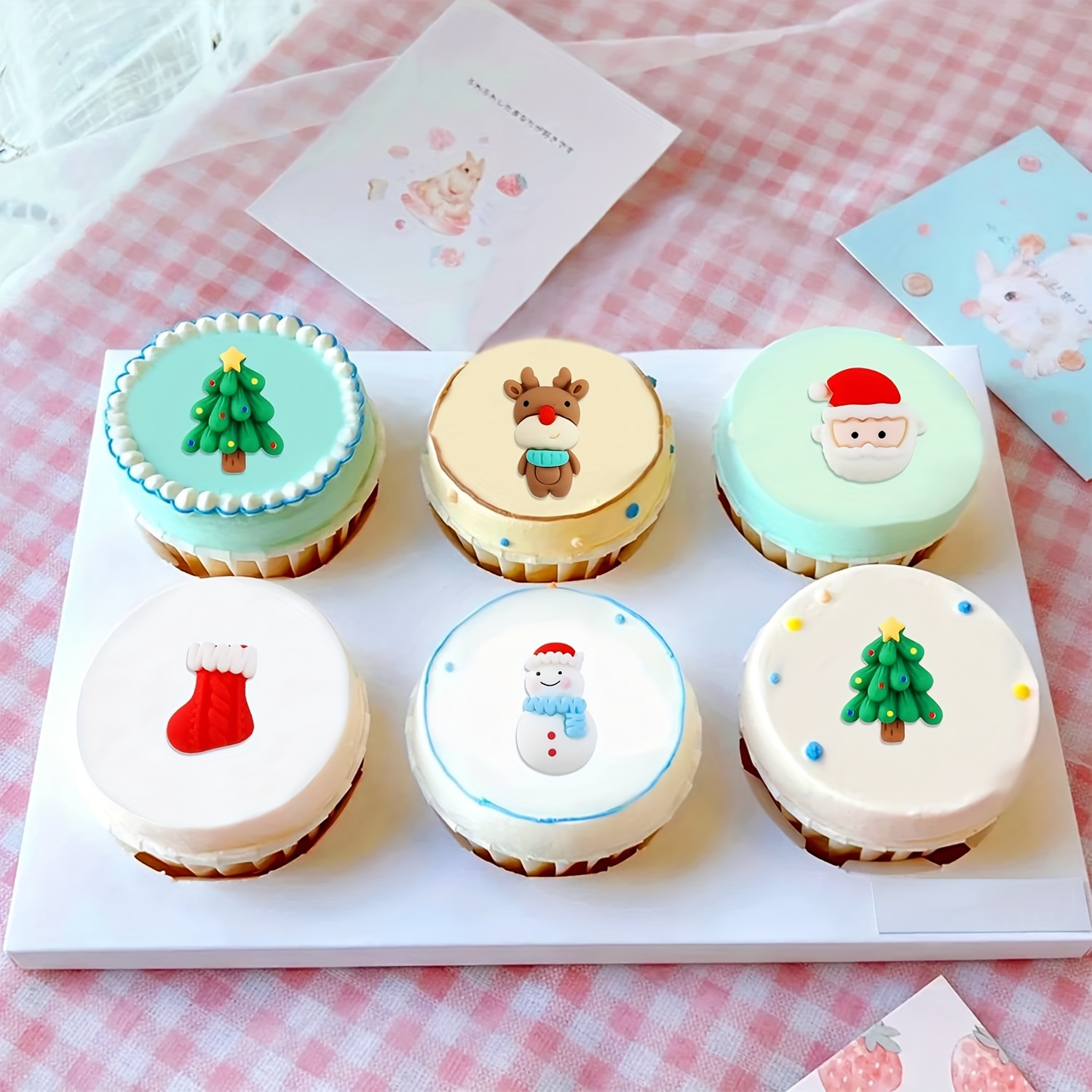 Christmas Santa Claus Cupcake Container Polyresin Frosting