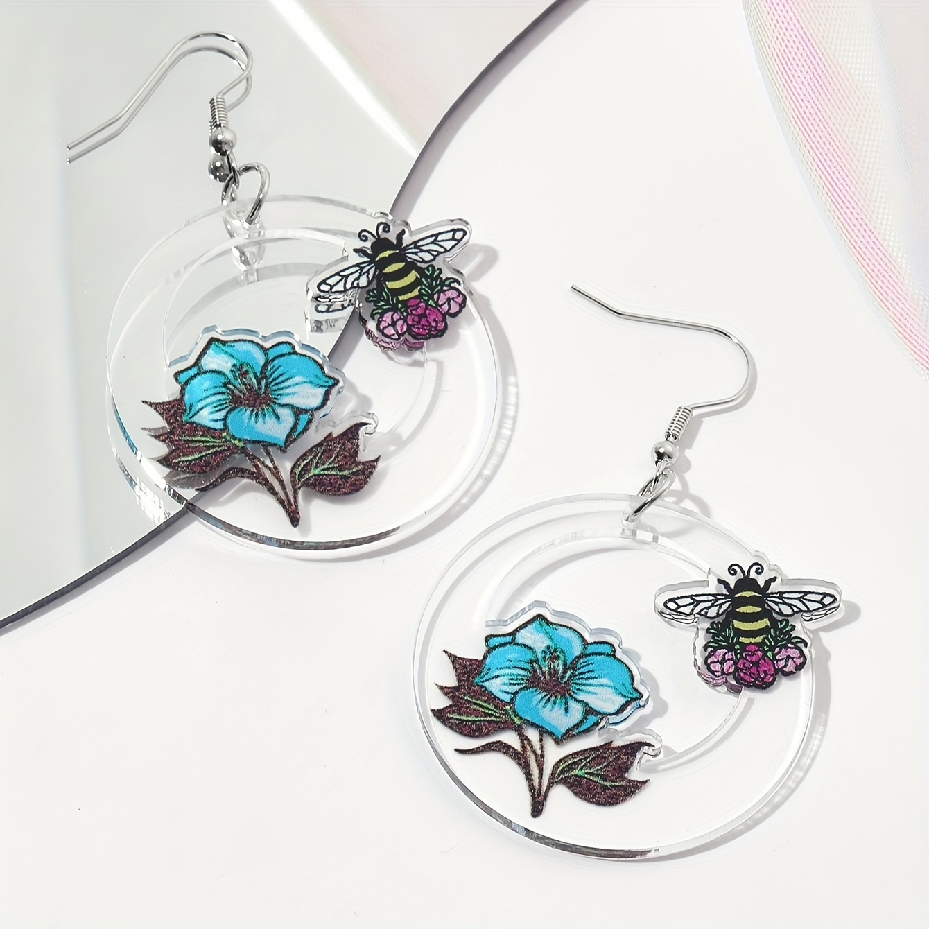 Fashion Bee Flower Honeycomb Earrings For Women And Girls As Birthday And  Christmas Gifts - Temu