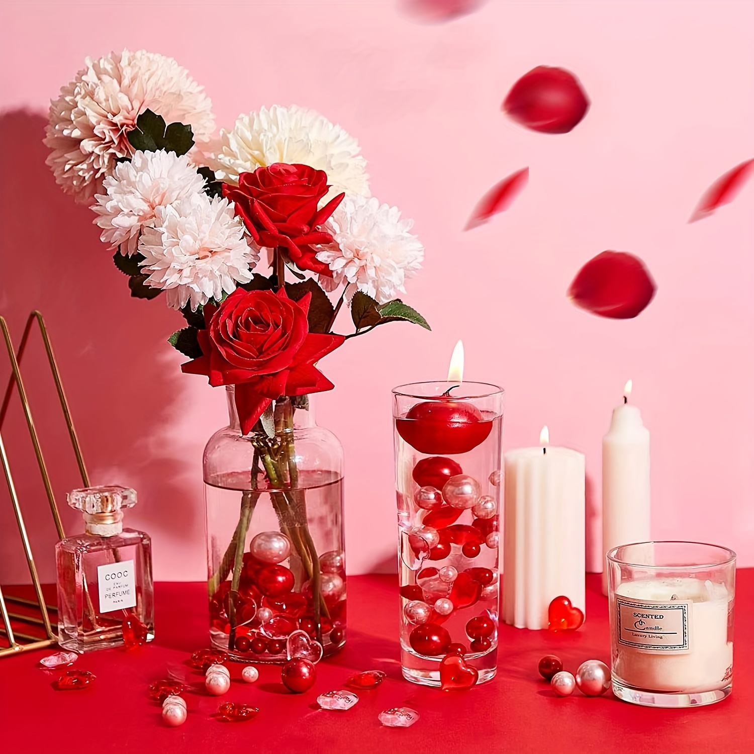 14. Februar Auf Würfel Kalender, Rote Rose Blumen Und Kerzen, Dekoration  Für Den Valentinstag Lizenzfreie Fotos, Bilder und Stock Fotografie. Image  68708272.