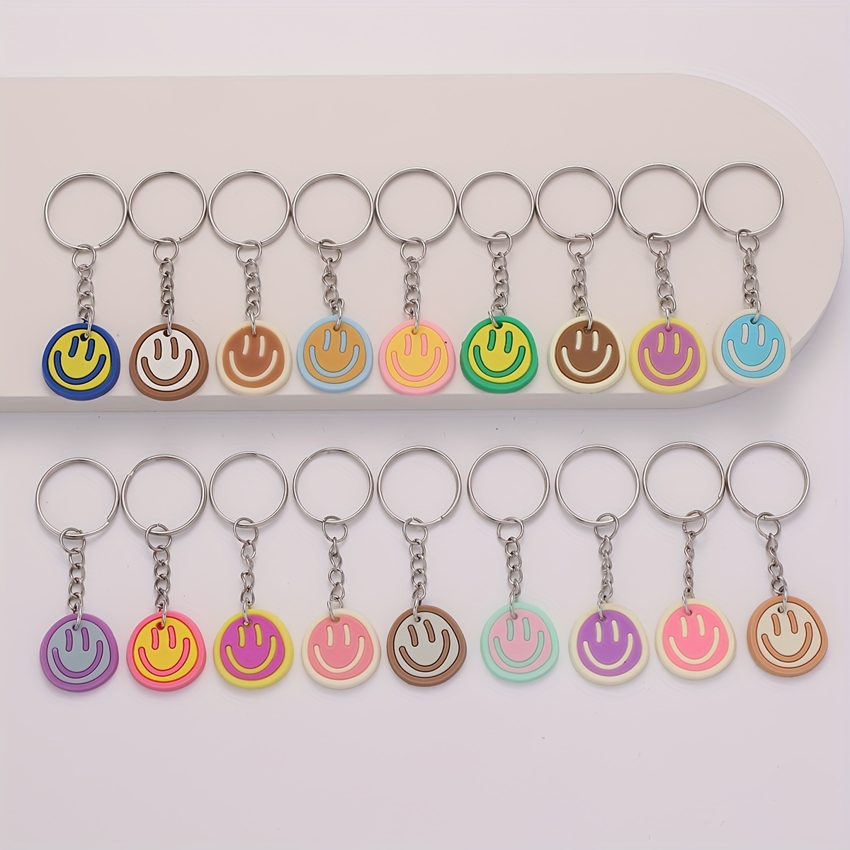

18pcs Cartoon Smile Face Keychain Cute Pvc Key Ring Luggage Purse Bag Backpack Car Charm Festival Birthday Party Favors Gift