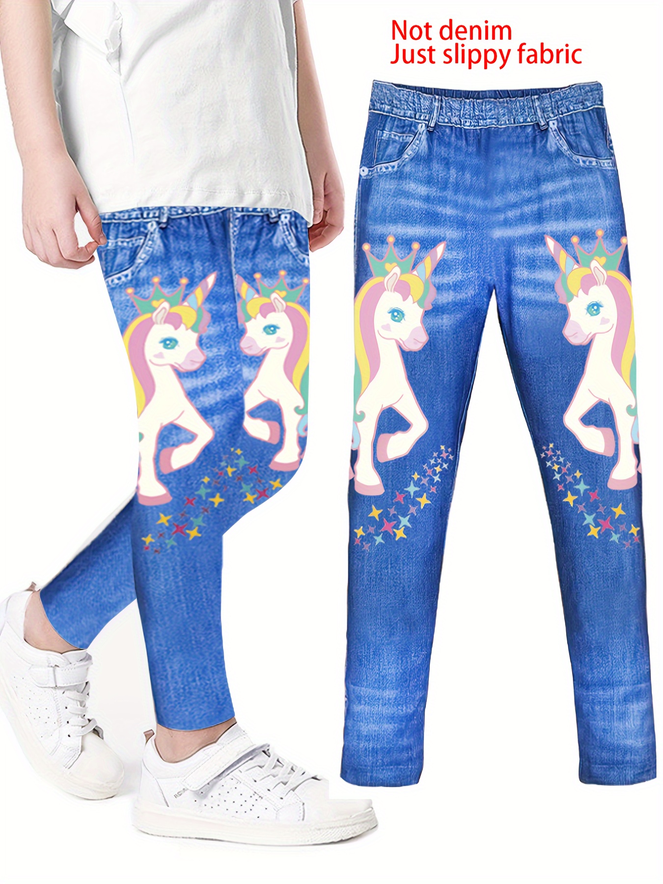 Calça Legging Jeans Grafite.Estampa que imita jeans. Detalhes estampados  que imitam Patches. Elástico no…