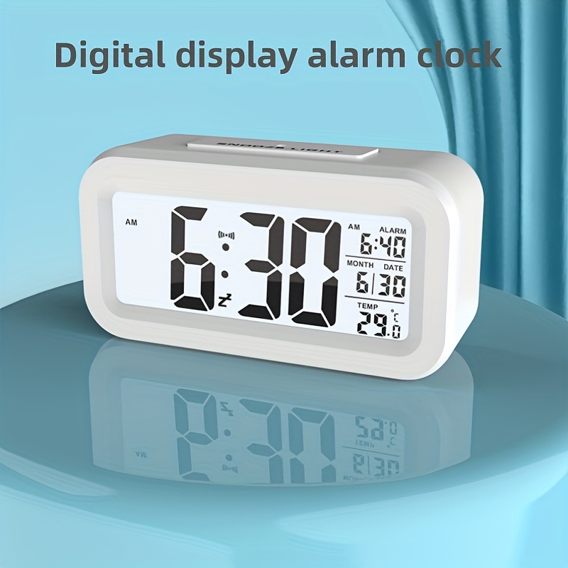 Reloj despertador digital, pequeño reloj de oficina con pilas, luz