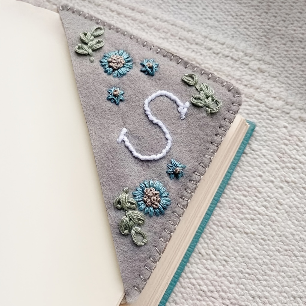 1pc Personalized Hand Embroidered Corner Bookmark Felt Triangle Page