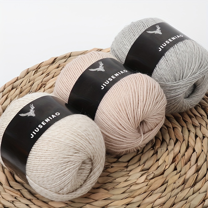 Proyectos en Crochet - Tipos de lanas e hilos para #Crochet: ⠀⠀ ⠀ - Lanas  para crochet. Este material lo obtenemos de la oveja y sus parientes más  próximos. Es un material