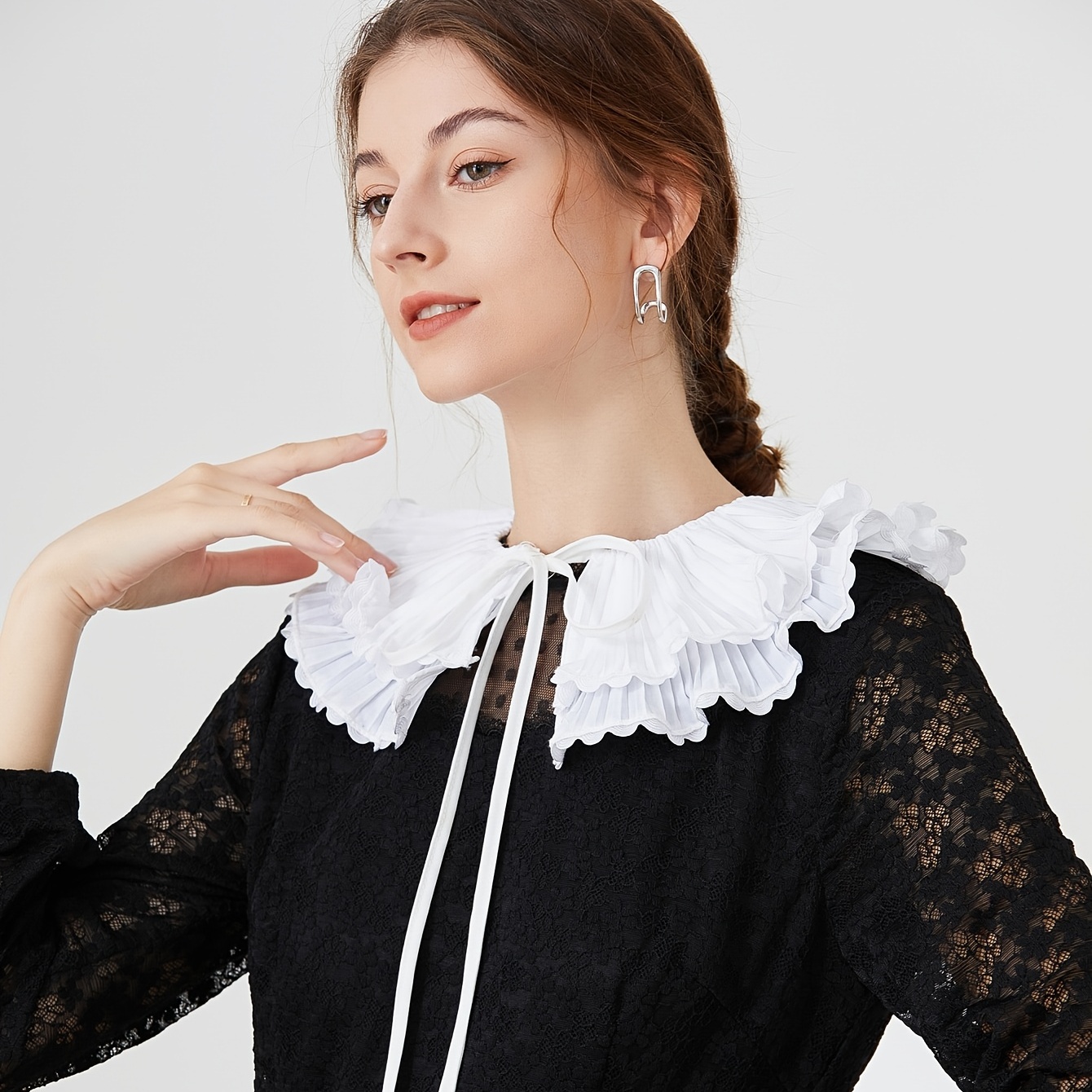 Oem Scolloped Ruffled Mesh Fairy Lace Floral Detachable Collar - Explore  China Wholesale Lace Collars and Mesh Collar, Scolloped Collar, Ruffled  Collar