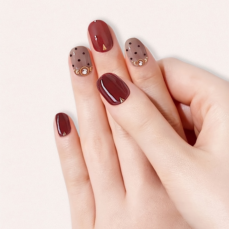 70 Dashing Maroon Nails For Fall 2020 - The Glossychic | Maroon nails, Maroon  nail designs, Maroon acrylic nails