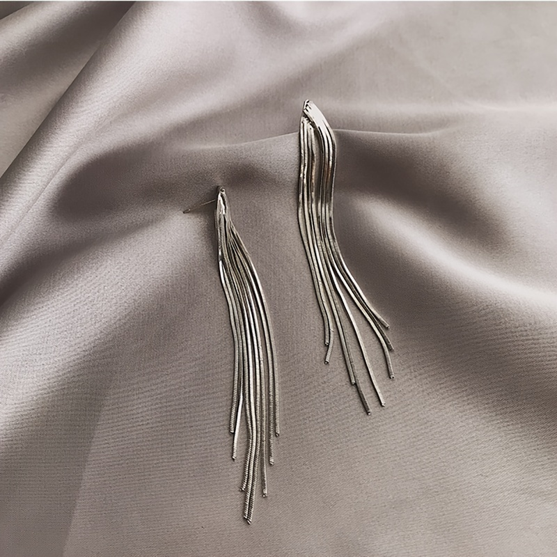 Image of Fashion Long Tassel Snake Chain No-piercing Ear Clip Women's European Easy Golden Minimalist Light Luxury Ear Jewelry
