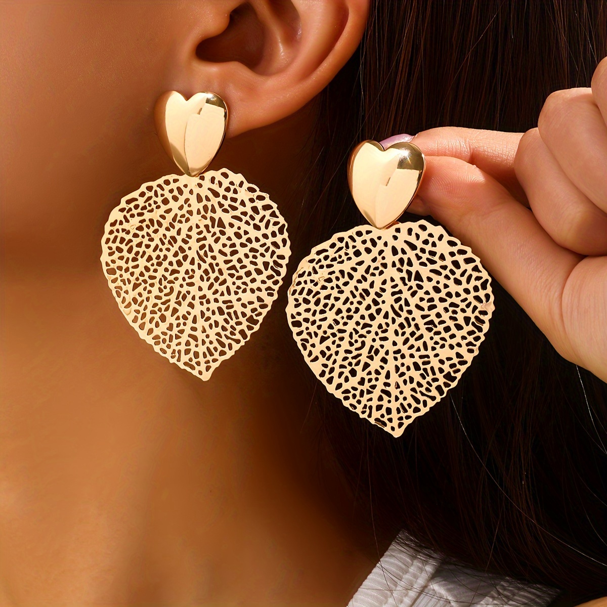 

1 Pair Boho Leaf Heart Drop Earrings Elegant Golden Hollow Out Dangle Earrings Alloy Jewelry For Women Valentine's Day Gift