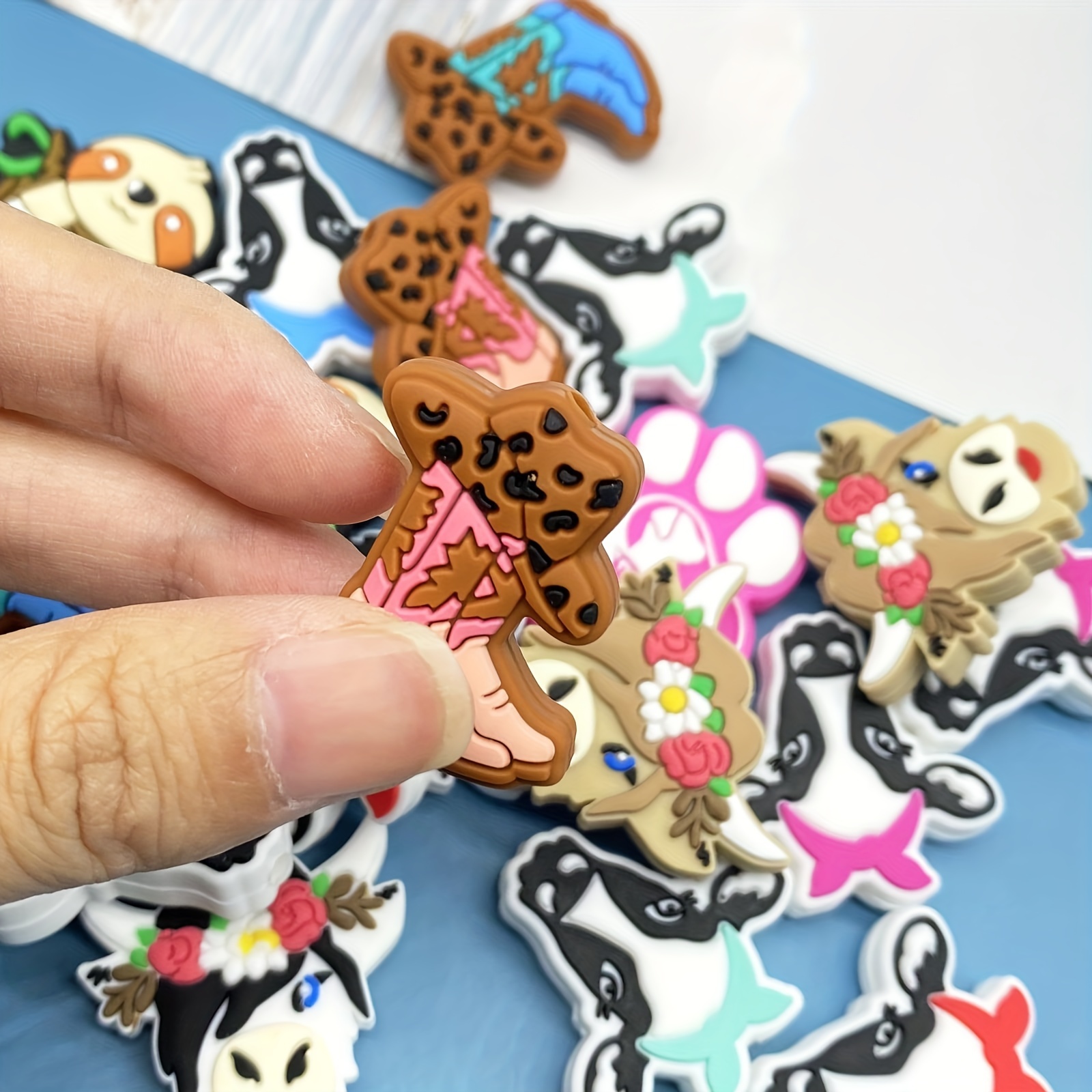 KitBeads 50pcs Enamel Cattle Cow Charms Flower Cattle Charms Alloy Cow Animal Head Charms for Jewelry Making Bracelet