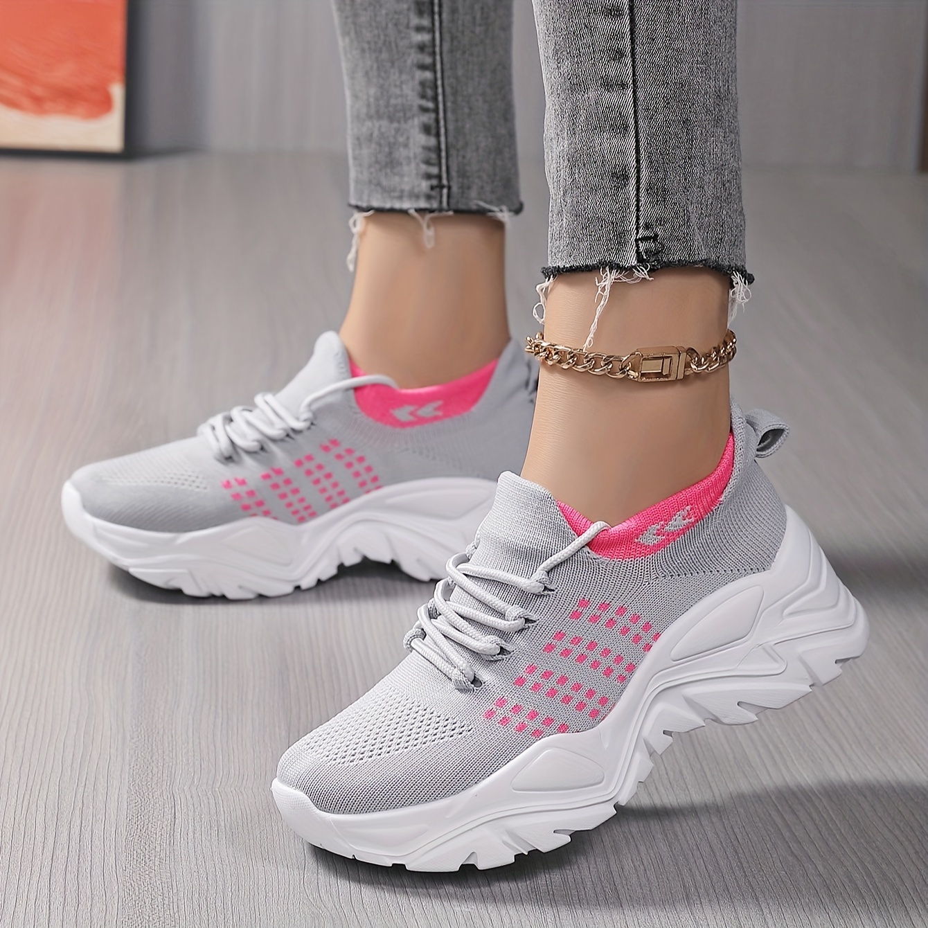 Women Lace-Up Running Shoes