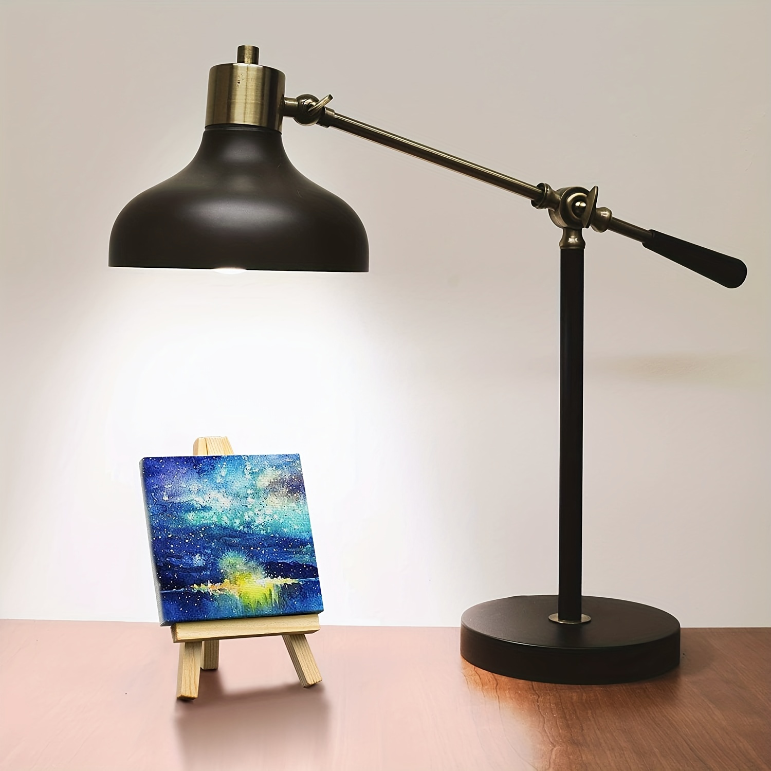 Small Easel with White Blank Cloth on a Wooden Table. Miniature Painting  Accessories Stock Photo - Image of exhibition, easel: 199067012