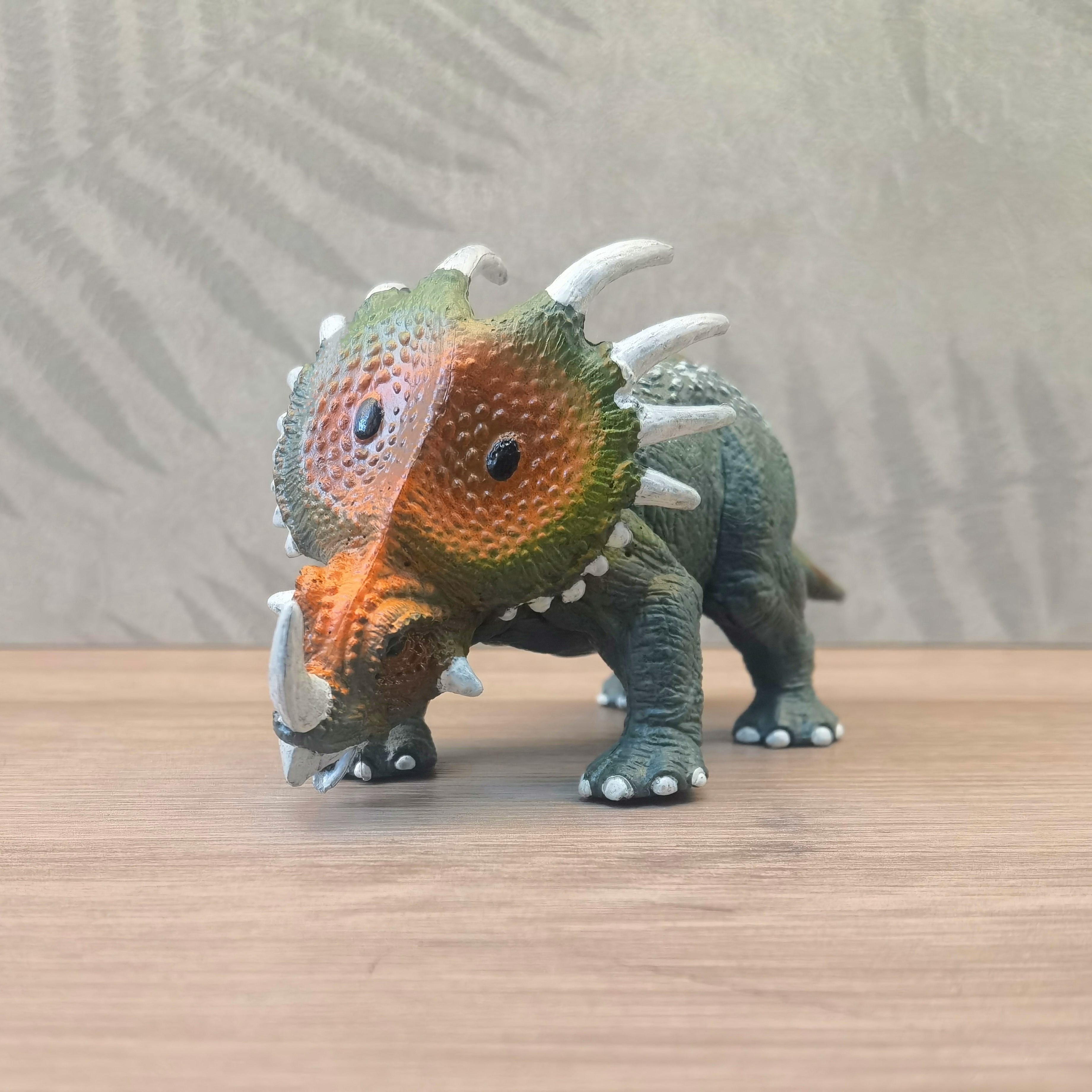 Figurine dinosaure Styracosaure animal miniature dès 3 ans