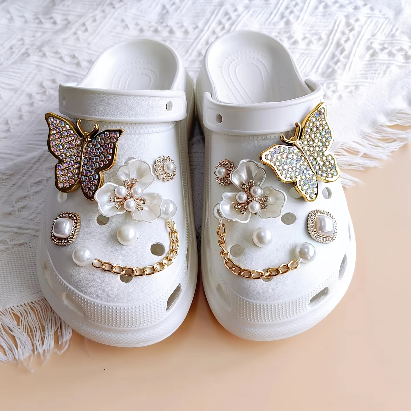Fashion And Popular Hole Shoes Decorative Accessories Golden Butterfly Clover  Flower Golden Rhinestone Flashing Artificial Diamond Peach Heart Pearl Chain  Versatile Cute Trinkets, Can Be Used As A Gift, Party Decoration 