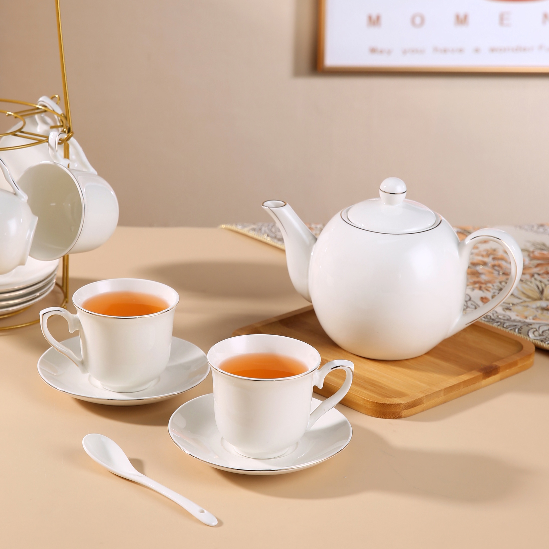 SET DE 6 TAZAS DE CAFE DE PORCELANA BLANCO Y DORADO