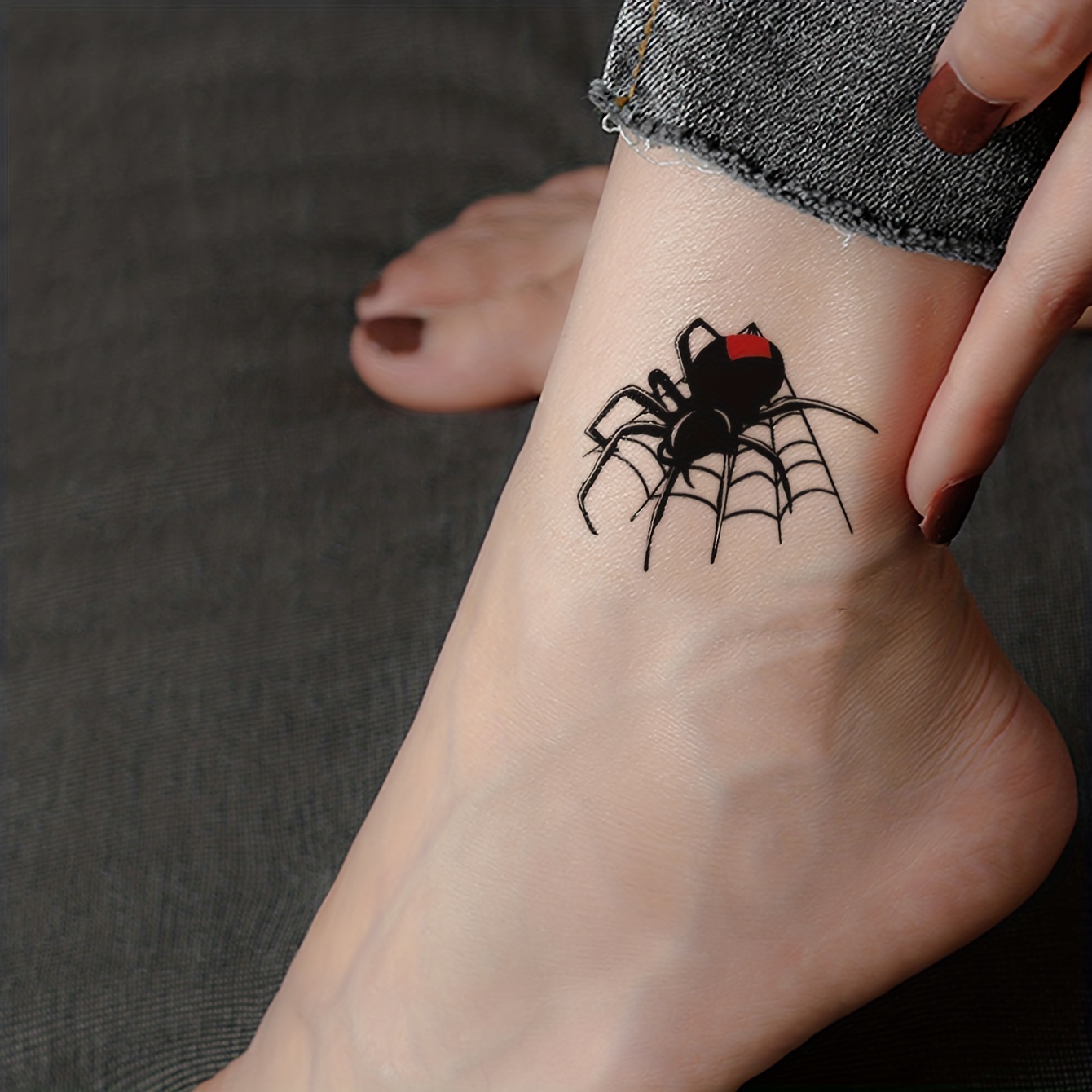 Tatuaggi temporanei 2 ragni Halloween 3d vedova nera tatuaggi finti  realistici sottili durevoli -  Italia