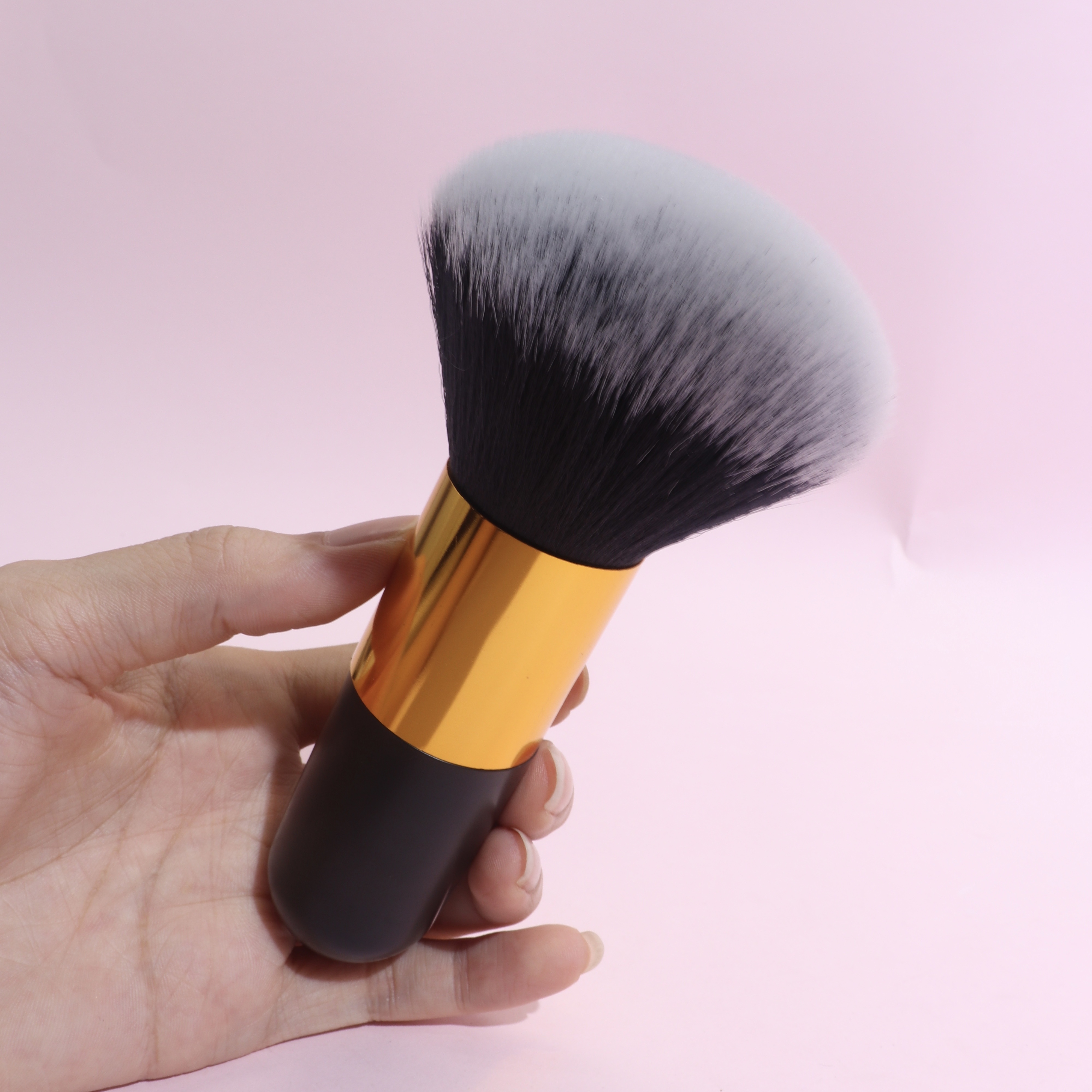 

1pc Powder Makeup Brush Kabuki Brush, Single Large Makeup Brush Soft Face Mineral Powder Brush Blush Brush For Blending Makeup