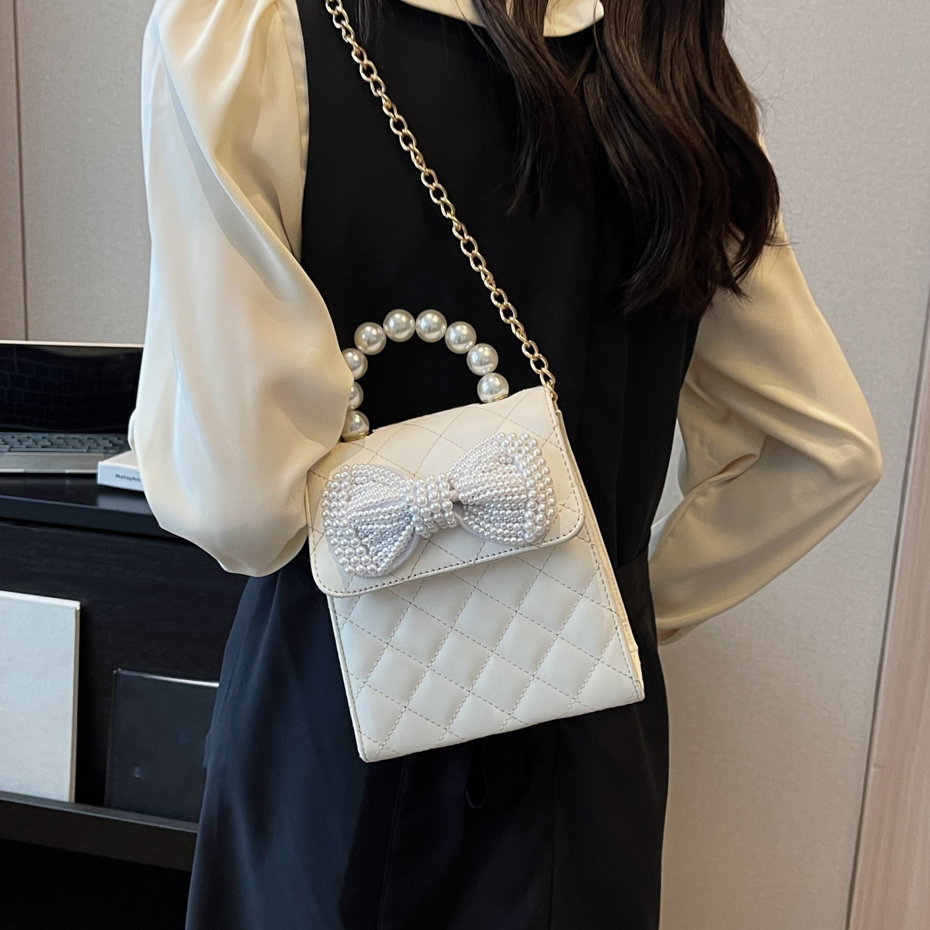 Women's Faux Pearl Chain Straps Shoulder Handbag, Quilted Argyle