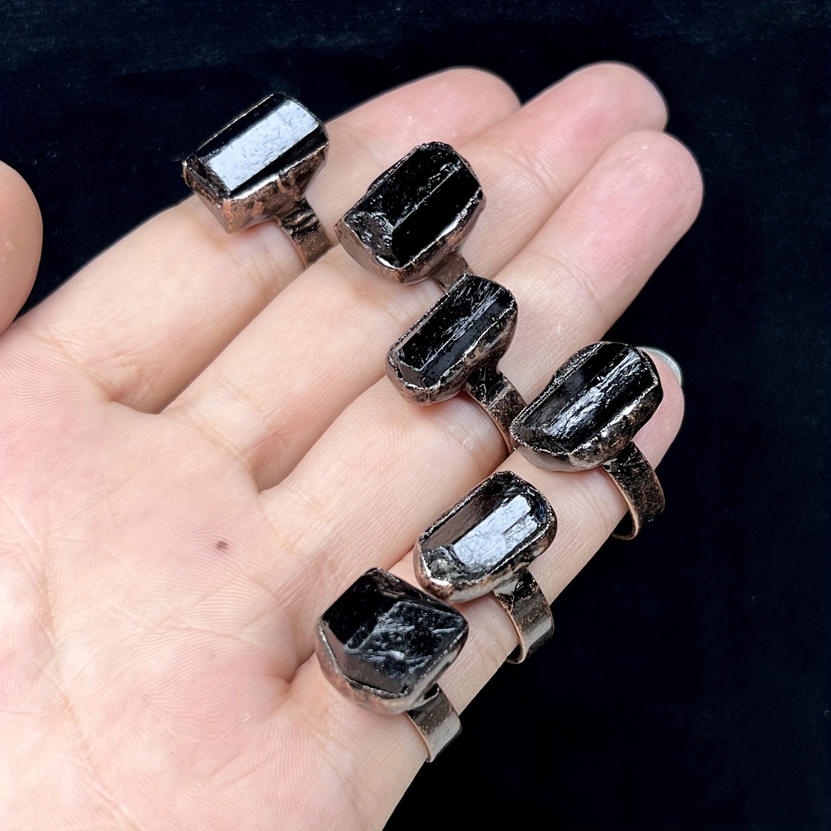 

1pc Natural Black Tourmaline Ring Shape Of Stone Is Uncertain It's Normal If There Are Sand Cracks On The Stone Cause It's Pure Natural Adjustable Jewelry For Men And Women