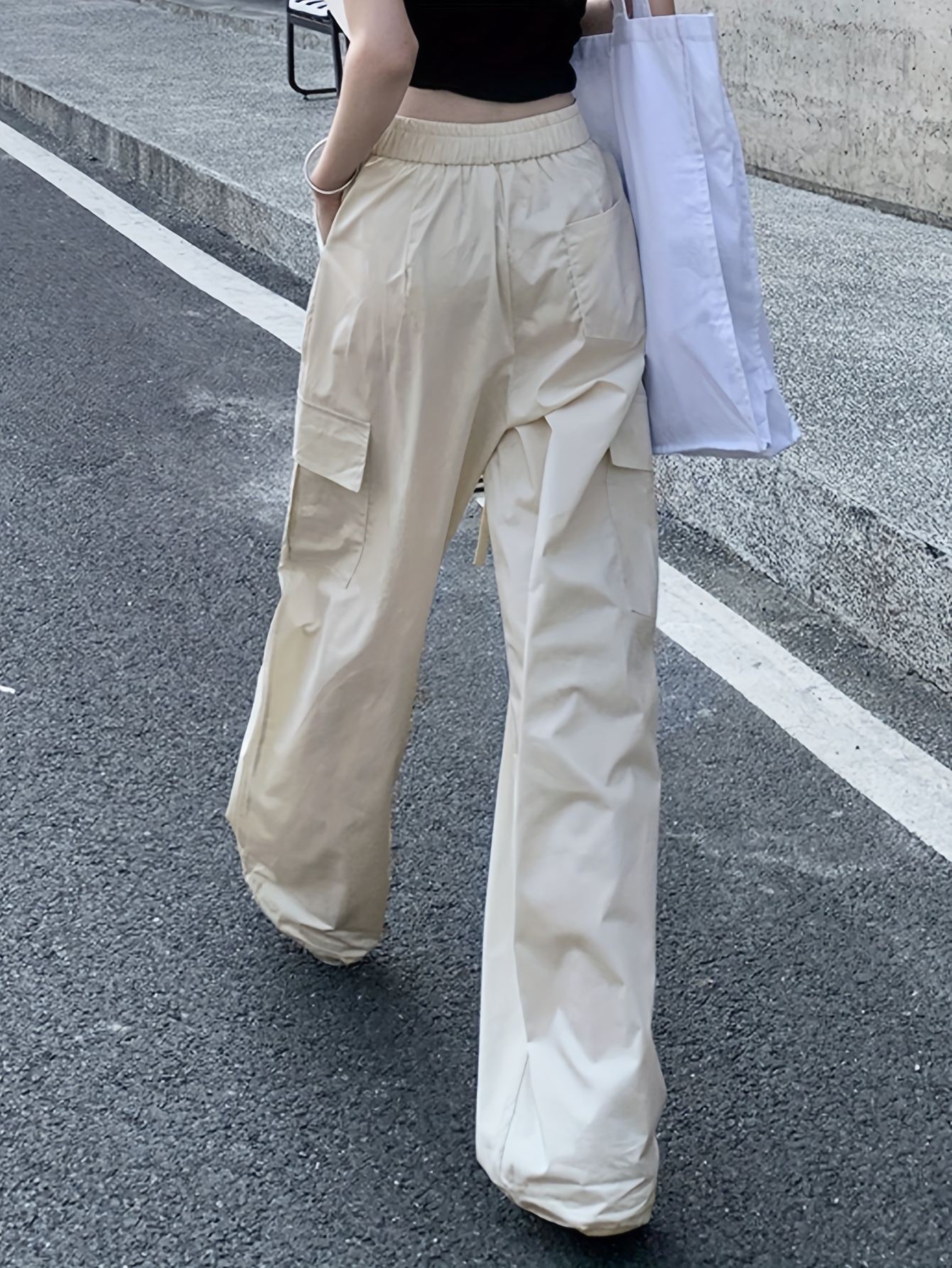 Elegancia Casual: Pantalones Cargo Bezaid