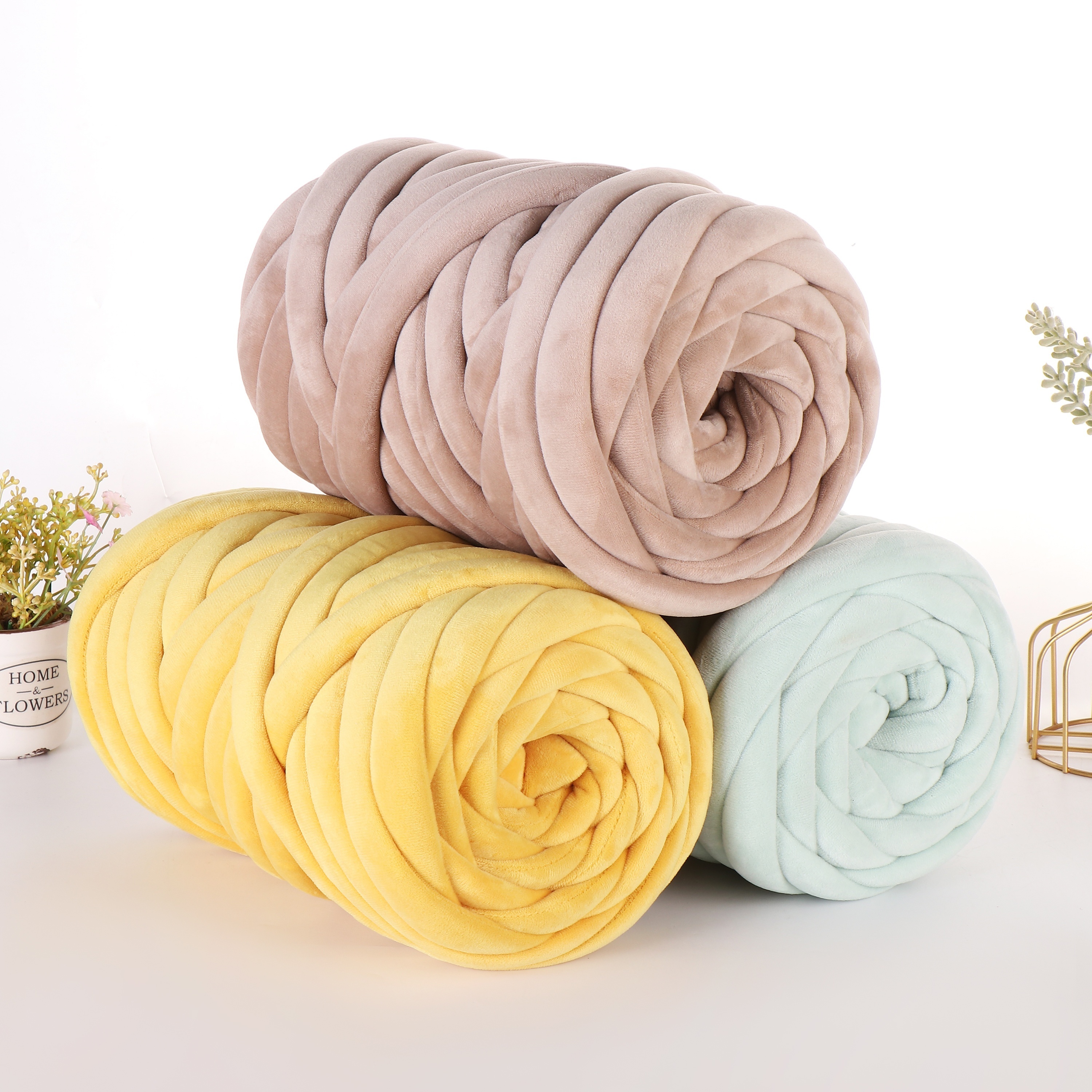 1 Roll Chunky Yarn For Arm Knitting Elastic Core Yarn For Scarves Carpets  Washable Bulky Yarn For Handmade Diy Blankets And Pet Bed 250g Roll, Shop  On Temu And start Saving