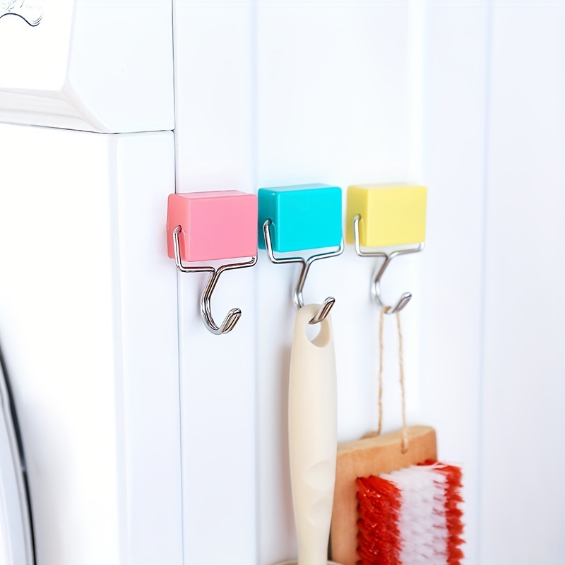 Hooked on Paint Hanging Magnets 