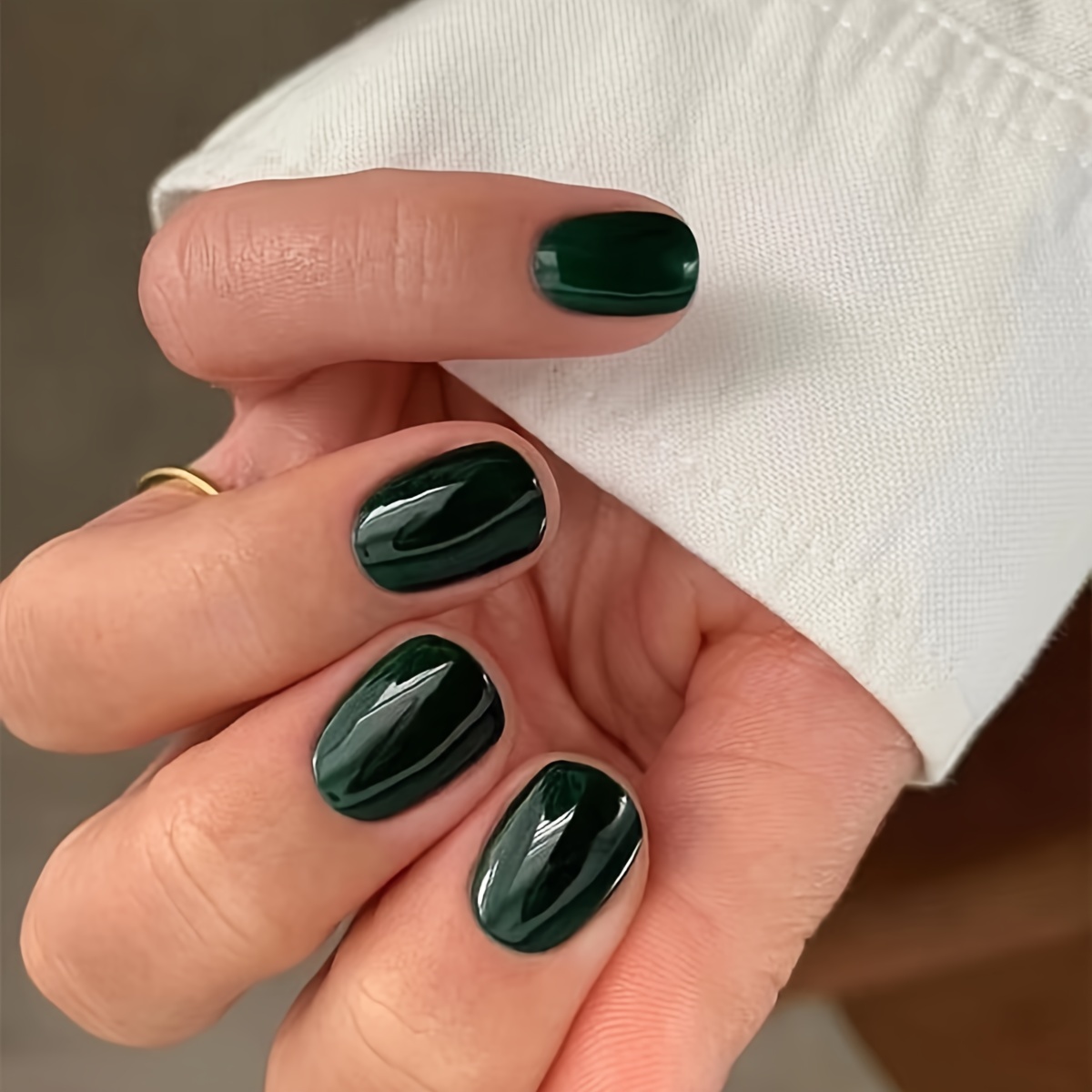 

Glossy Dark Green Press On Nails Short Square Fake Nails Minimalist Style False Nails Solid Color Full Cover Fake Nails For Women Girls Daily Wear, Jelly Glue And Nail File Included