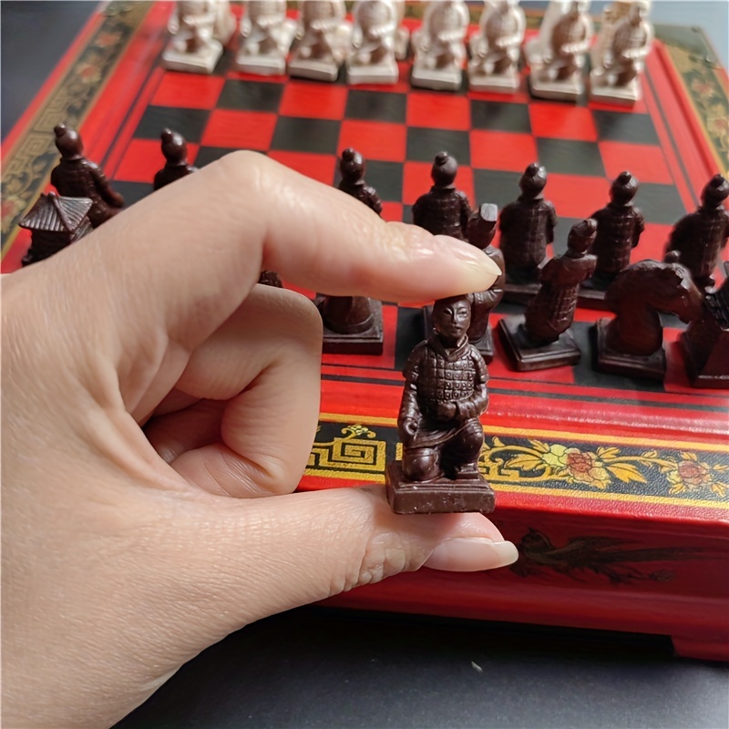 Xadrez Dobrável, Explopur Peças de guerreiros de terracota de madeira  dobrável Xadrez grande Xadrez tridimensional Xadrez de desenho animado Jogo  de tabuleiro Presente de xadrez : : Brinquedos e Jogos