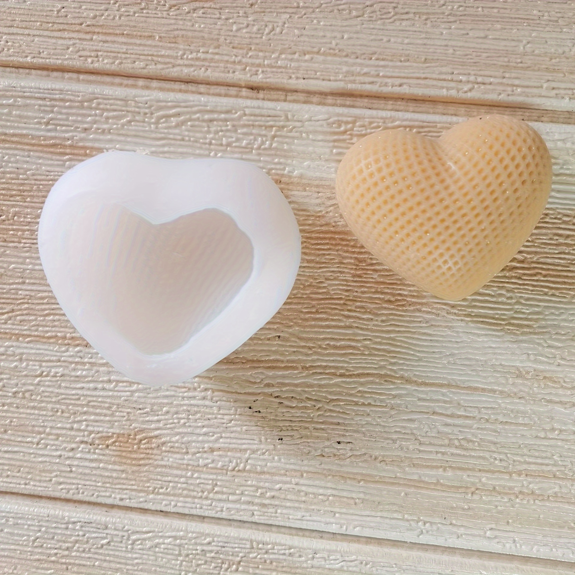 

1pc, Small Grid Love Silicone Mold Heart-shaped Cake Chocolate Decorative Silicone Mold.