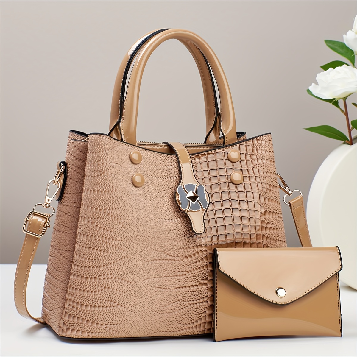 Beautiful purse for discount ladies