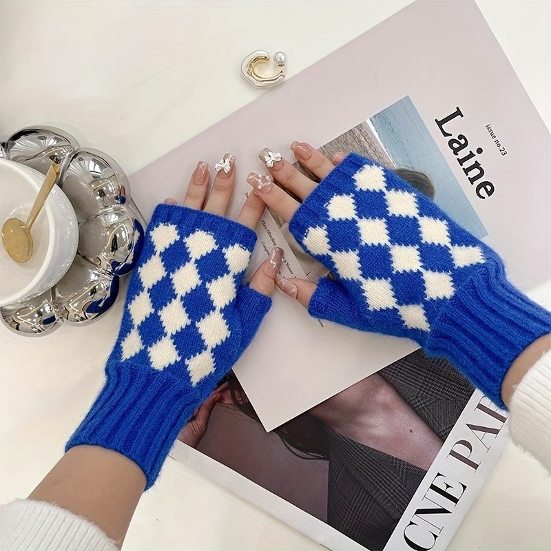 Ribbed Knit Thumbhole Arm Warmer Gloves in 2023  Really cute outfits, Cute  outfits, Stylish outfits