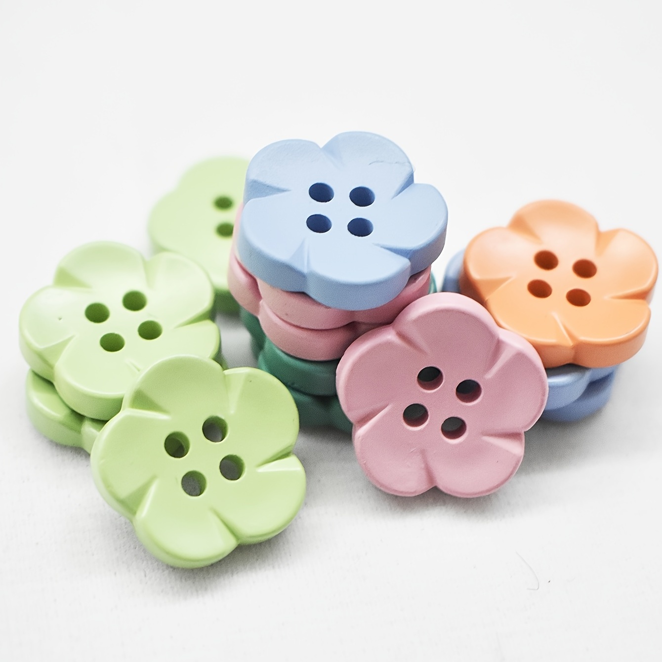 Keenso 200pcs Flower Buttons Colorful DIY Making Plastic Glossy Decorative 1.3x1.3cm/0.5x0.5in Sewing Buttons,Flower Buttons, Size: 0.5 x 0.5, Other