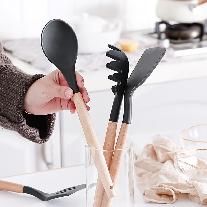 1pc Silicone Ladle Spoon, Modernist Wooden Handle Soup Scoop For Kitchen