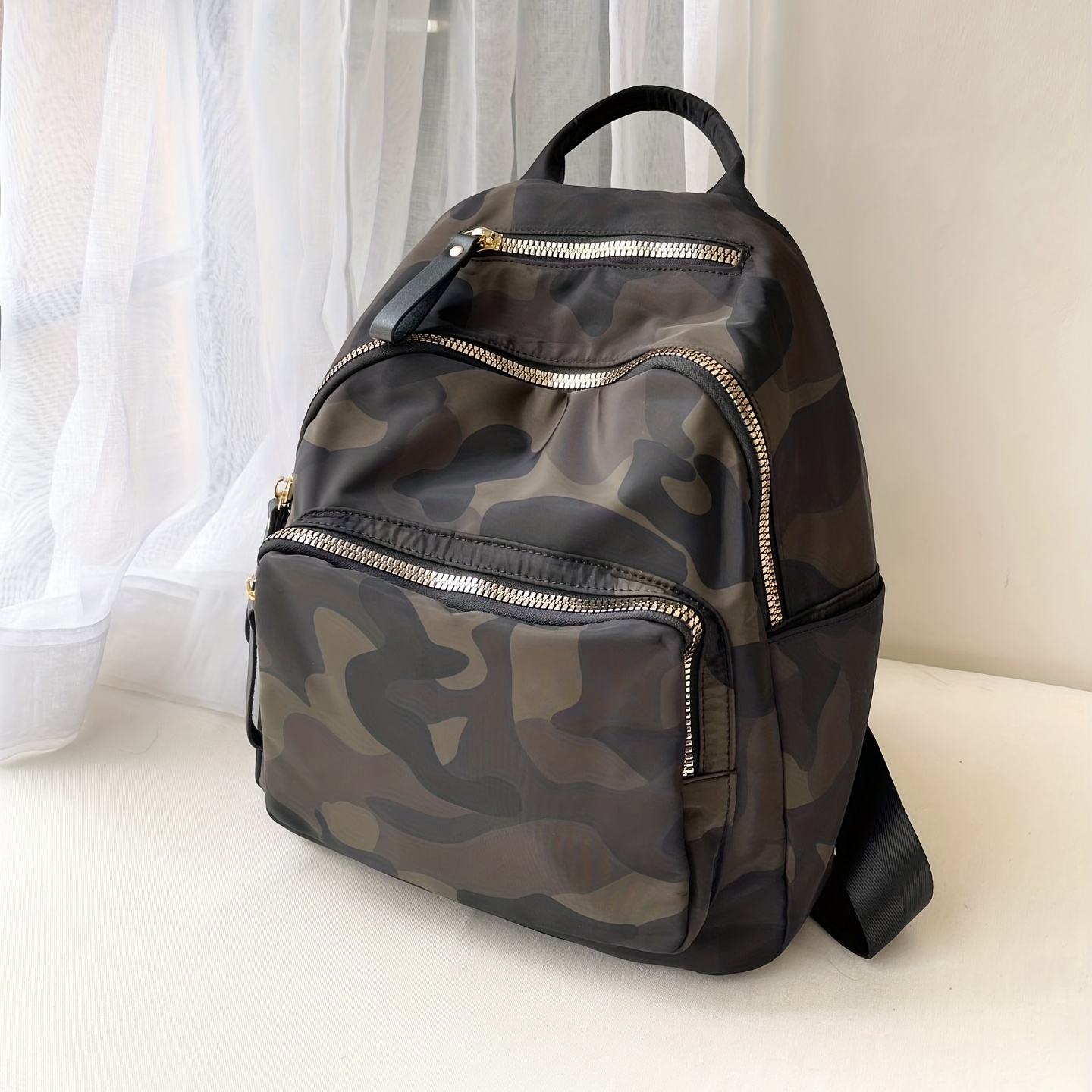 Camouflage-Rucksack von Camo Mohicla für Frauen Verstellbare Träger,  Mehrere Strapazierfähiges Nylon, Militärgrün mit Schwarzen Akzenten, K
