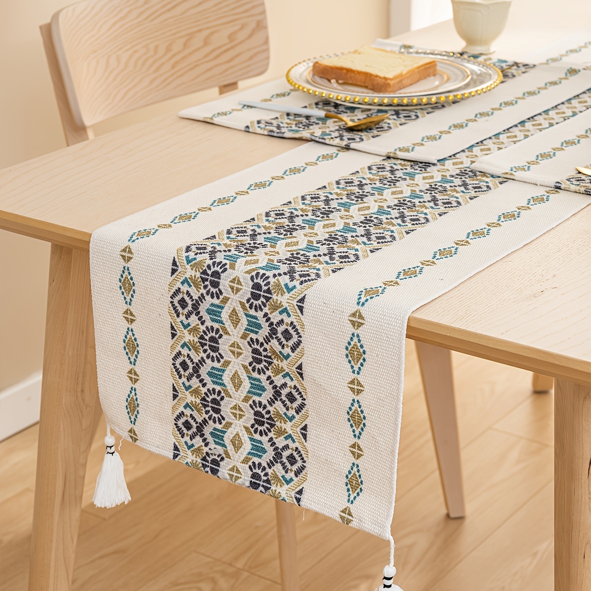 Linen Table Runner for Easy Dining & Entertaining