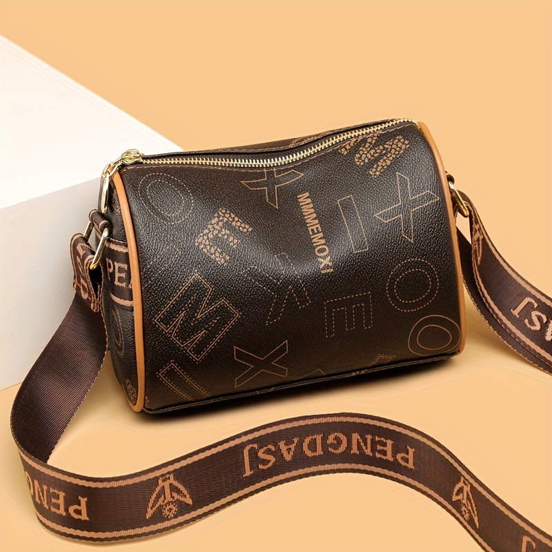 Shop Louis Vuitton Street Style 2WAY Leather Crossbody Bag Small Shoulder  Bag (M81783) by 碧aoi