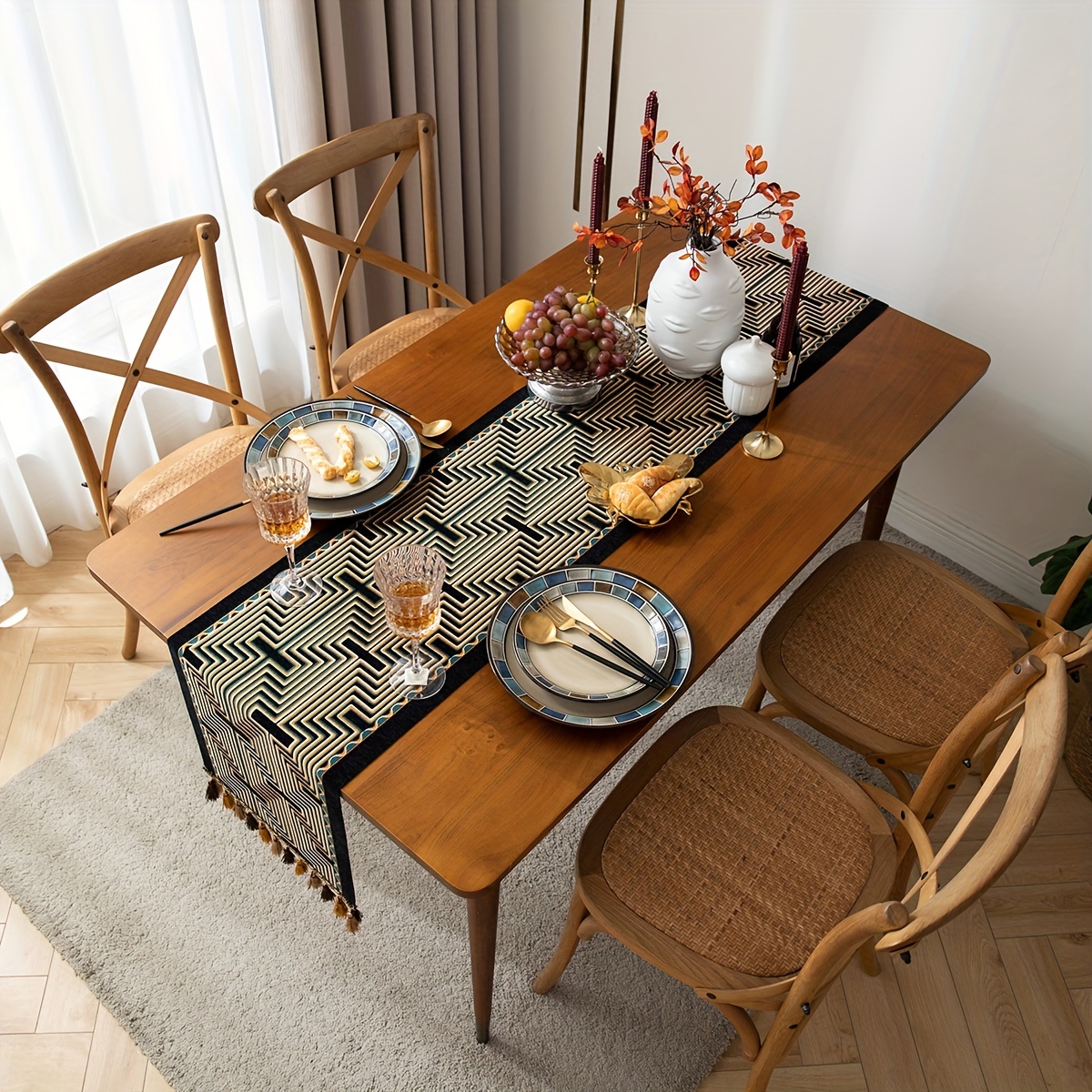 Polyester Table Runner Gold Paperback Jacquard Geometric Tassel Table Cover