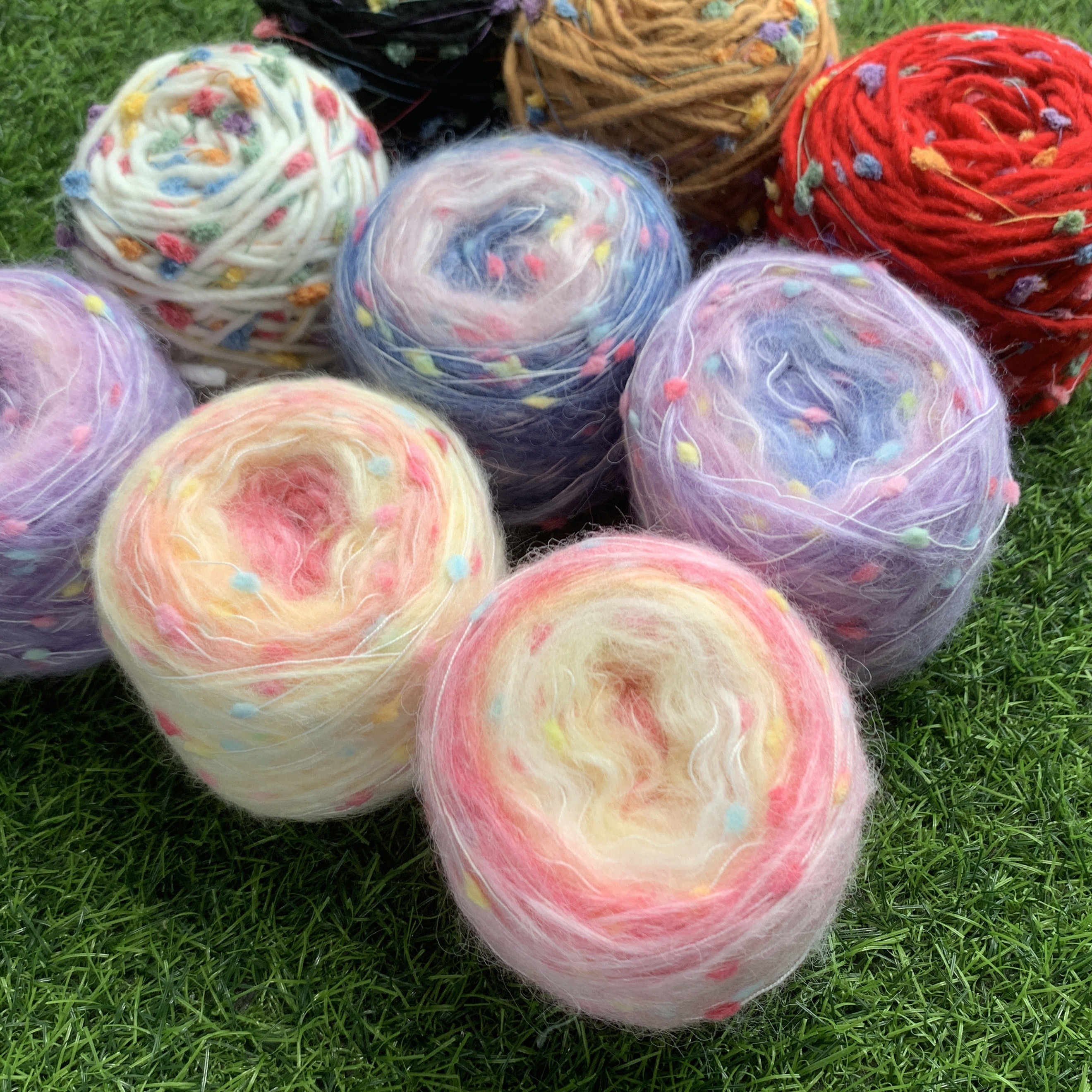 Easy Bulky Yarn Cakes Fluffy Rainbow Scarf - Easy to Follow