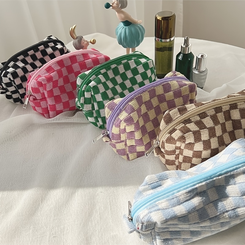Elegant Checkered Makeup Bag - Roomy Travel Toiletry Organizer For Women -  Perfect For Makeup Brushes And Cosmetics - Temu