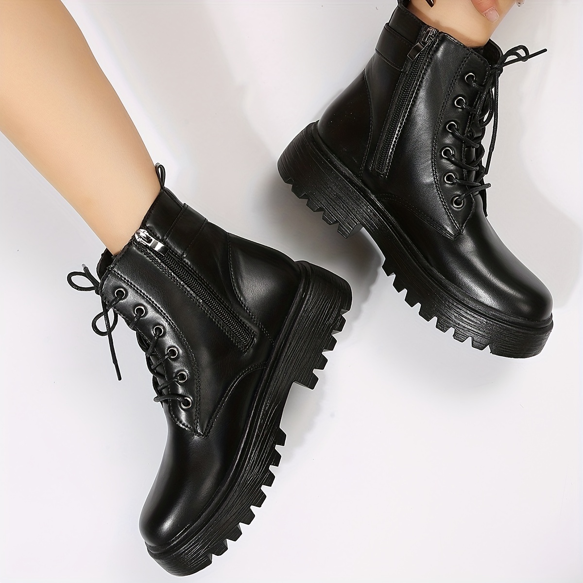 Women's Lace-Up Combat Boots Round Toe Side Zip Outdoor Short Boots