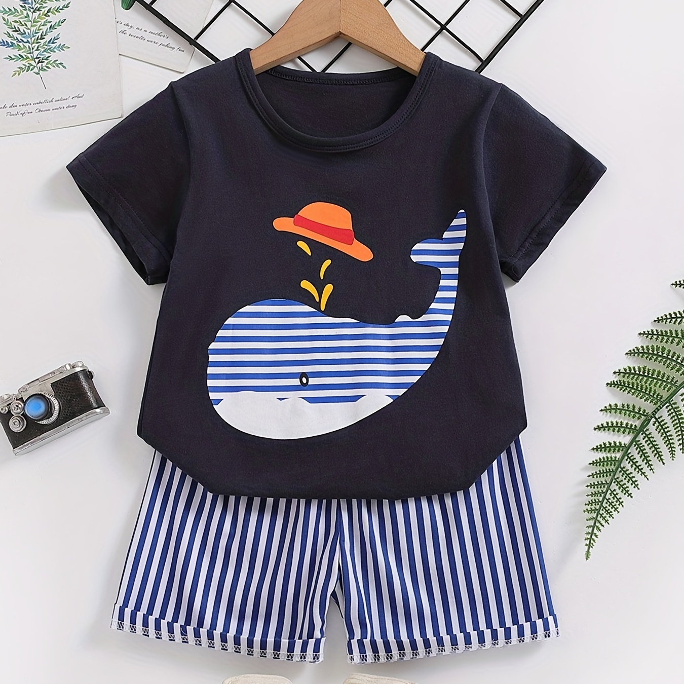 

Boys Cartoon Whale Casual Outfit Round Neck T-shirt & Striped Shorts For Summer Kids Clothes