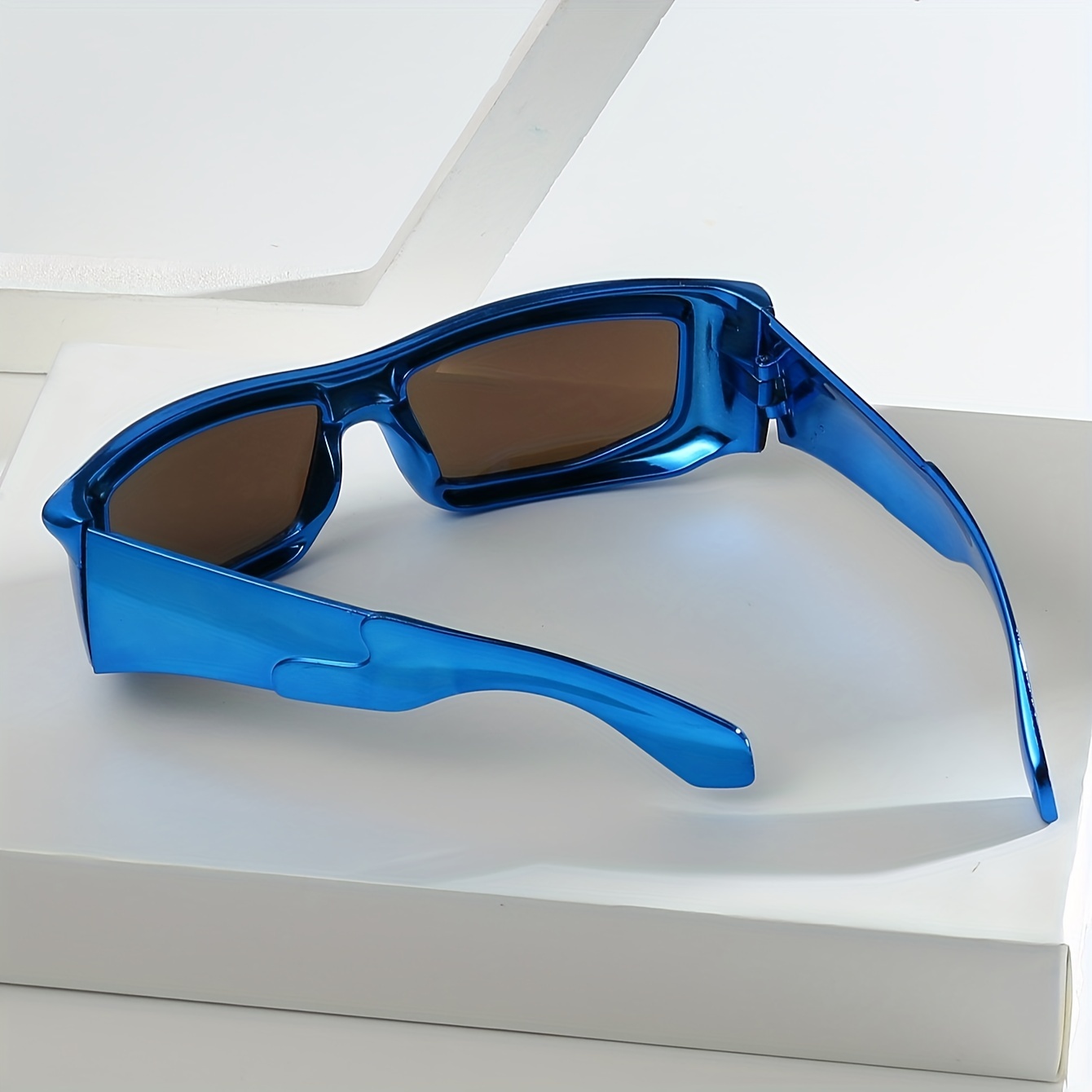 Nuevo estilo de Techno Y2K Ins Diseño Avant-Garde rectangular de gafas de  sol Gafas de sol estilo cyberpunk tendencia parte gafas (CFEGS-050) - China  Gafas de sol y gafas precio