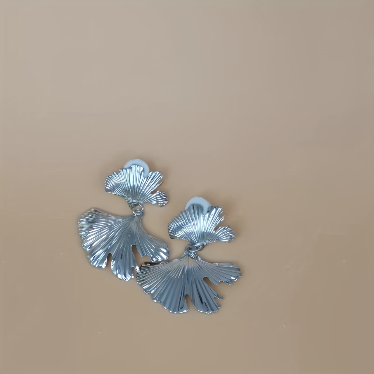 Boho Metal Ginkgo Leaf Earrings Unisex Exaggerated