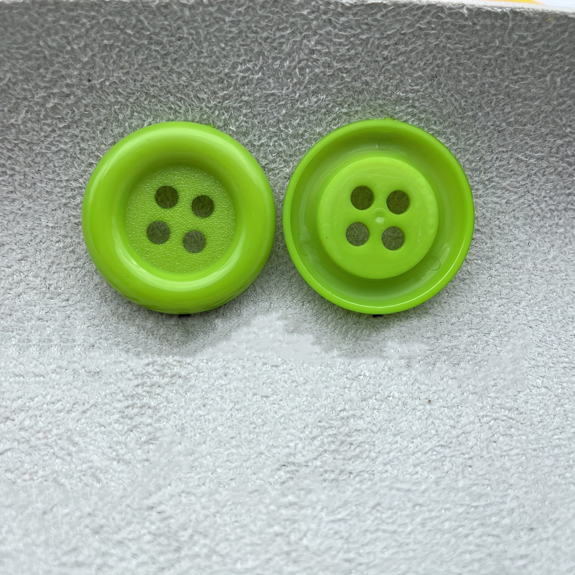 Random Mixed Color Large Plastic Round 4 Holes Round Buttons - Temu