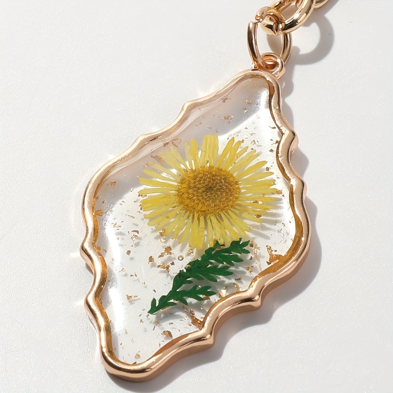 Flower Keychain Daisy Enameled Charms, Aesthetic Keychain Car Key Ring  Pendant - Temu