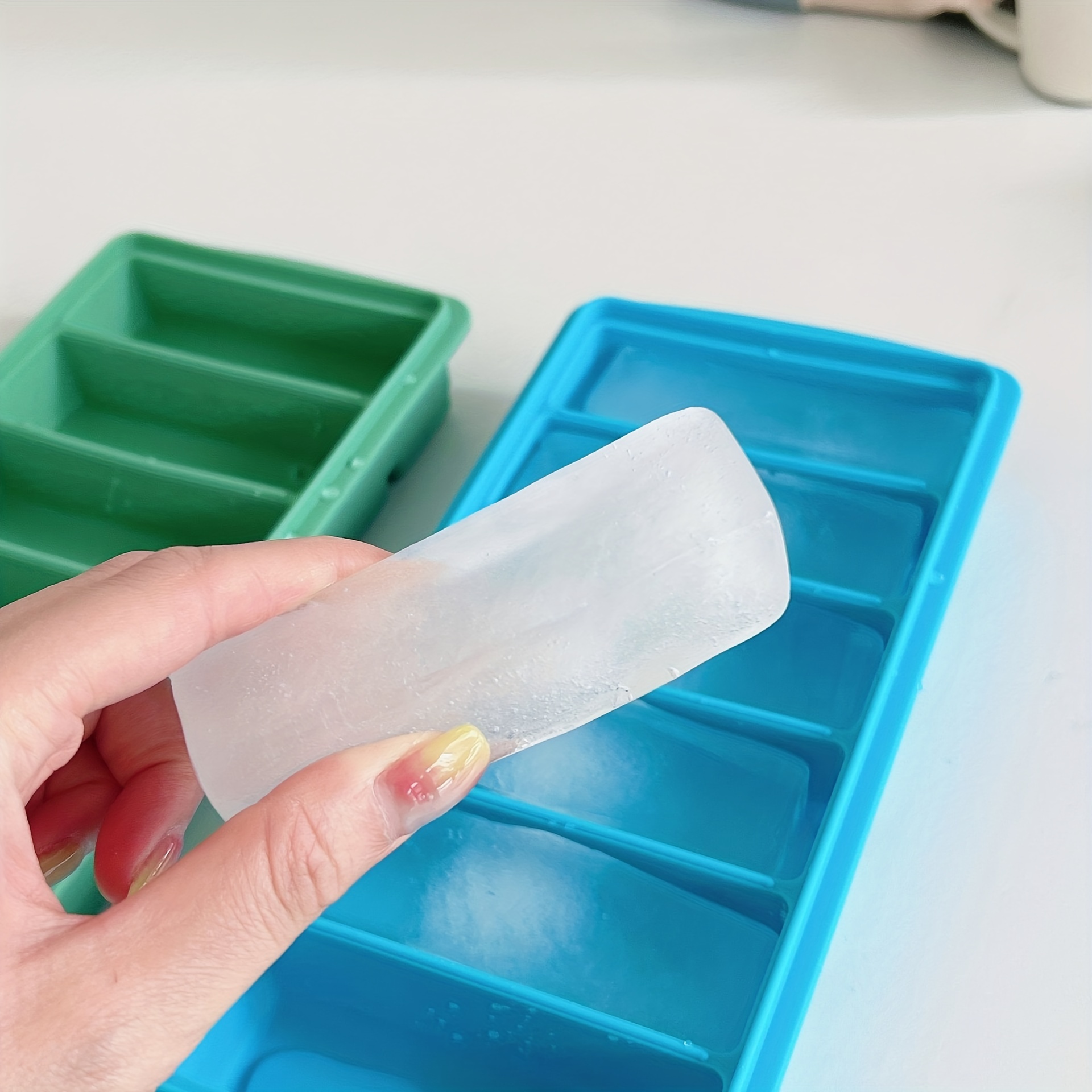 New 6 Grid Large Silicone Ice Cube Mold with Lid Square Ice Cube Tray Maker  A