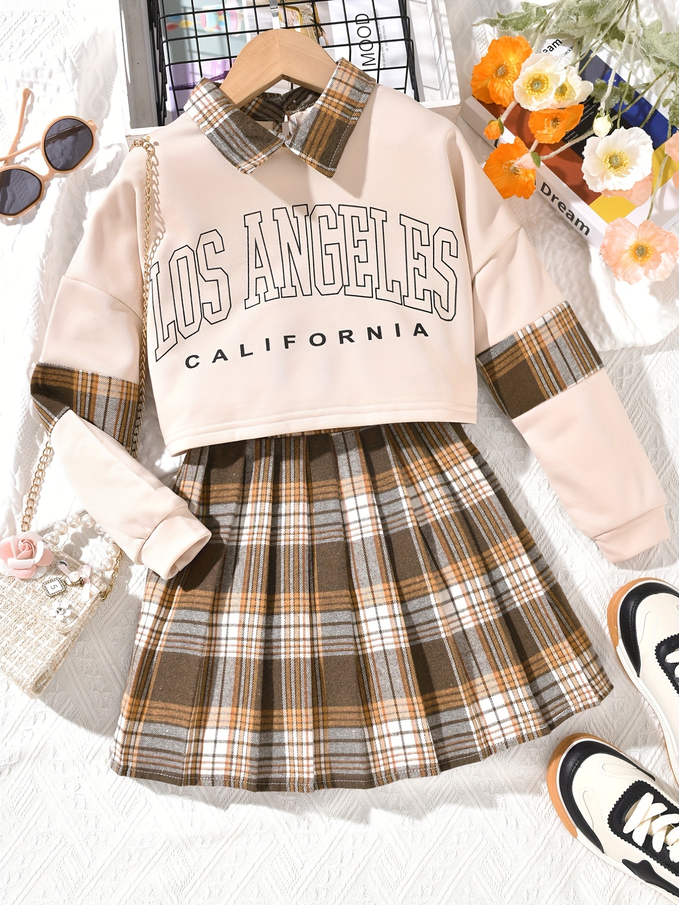 SHEIN Kids EVRYDAY Girls Letter Graphic Contrast Collar Sweatshirt & Plaid  Print Skirt
