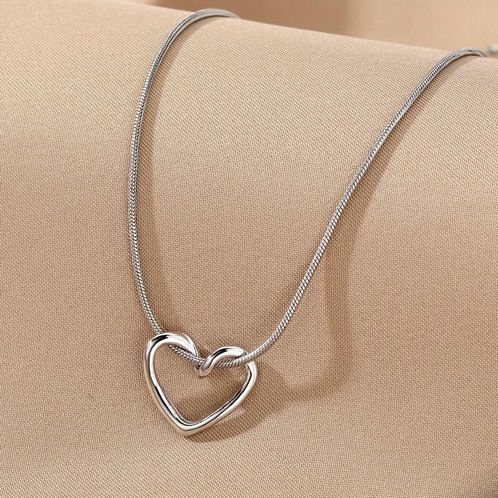 Fashion Heart Simple Hollow Thin Chain Clavicle Necklace Jewelry Accessory  for Valentine Day