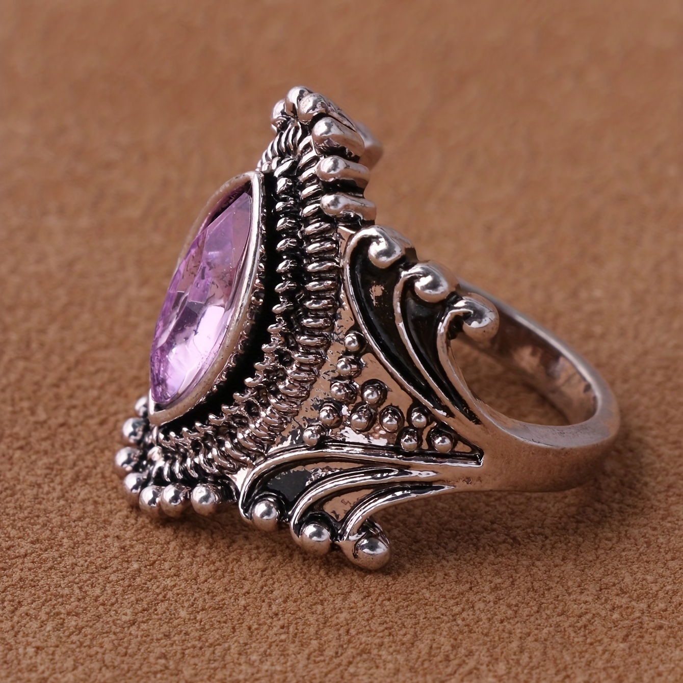 Men's Vintage Pink Horse Eye Resin Ring