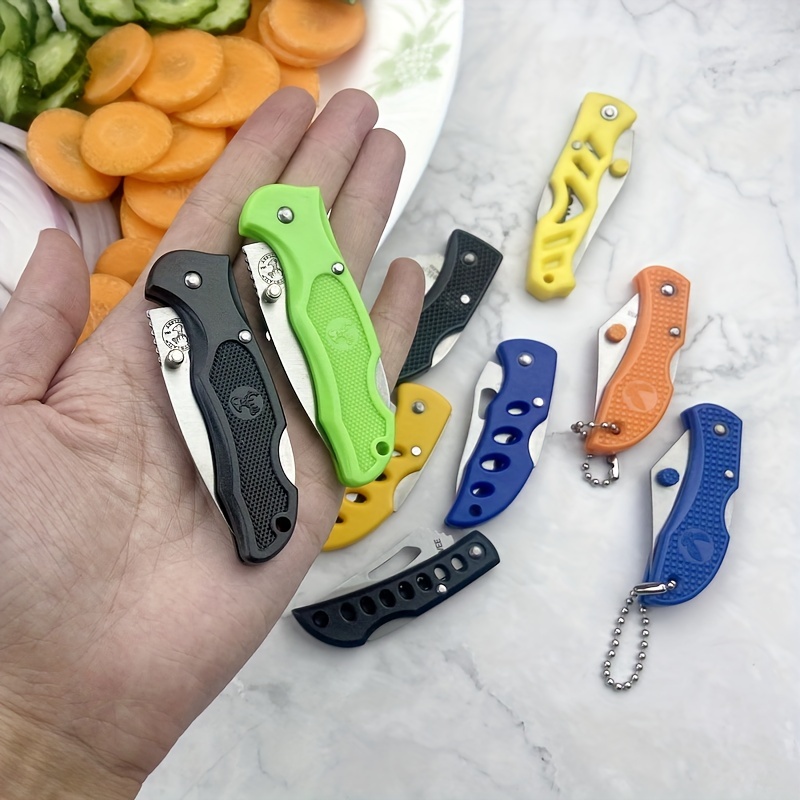 Keychain Knife - Surgical Stainless Steel Half-Serrated 1 7/8 Blade for  Cutting Cord or Twine - Light Plastic Handle - 2 1/2 Folded, 4 1/4 Open -  Knife Blades 